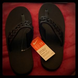 Nike Womens Bella Kai Thong 2 in Black Size 12